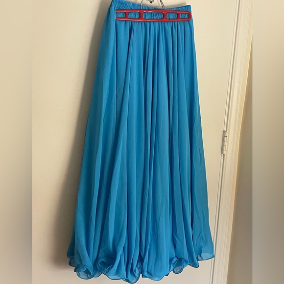 NWT ROYAL SMEELA full flowing skirt. - Picture 1 of 7